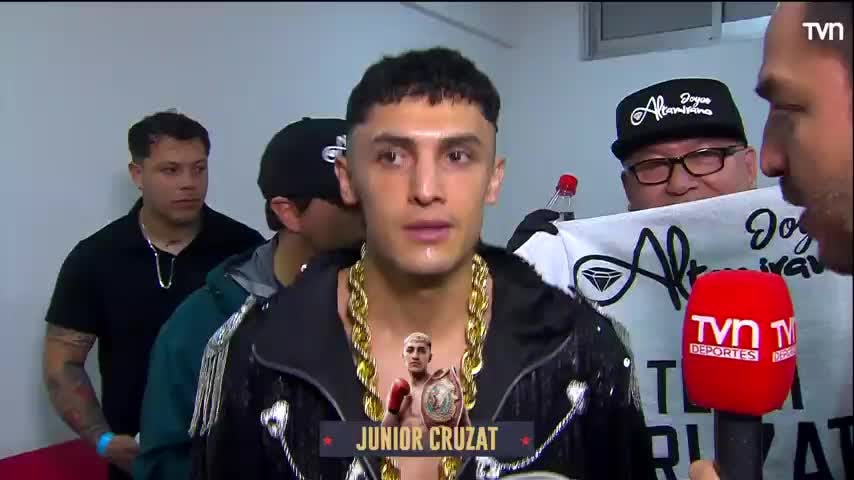 “Esta noche es mía”: Junior Cruzat a minutos de saltar al ring 