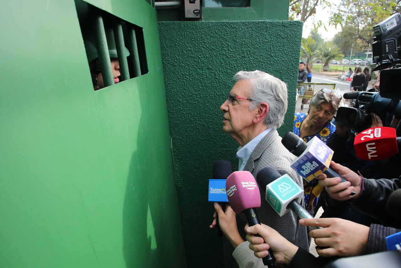 Joaquín Lavín Infante habla sobre la prisión preventiva de su hijo: "Preferiría estar yo preso"