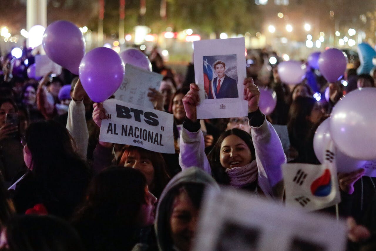 Aún no hay humo morado: Sigue la incertidumbre por los conciertos de BTS en Chile 