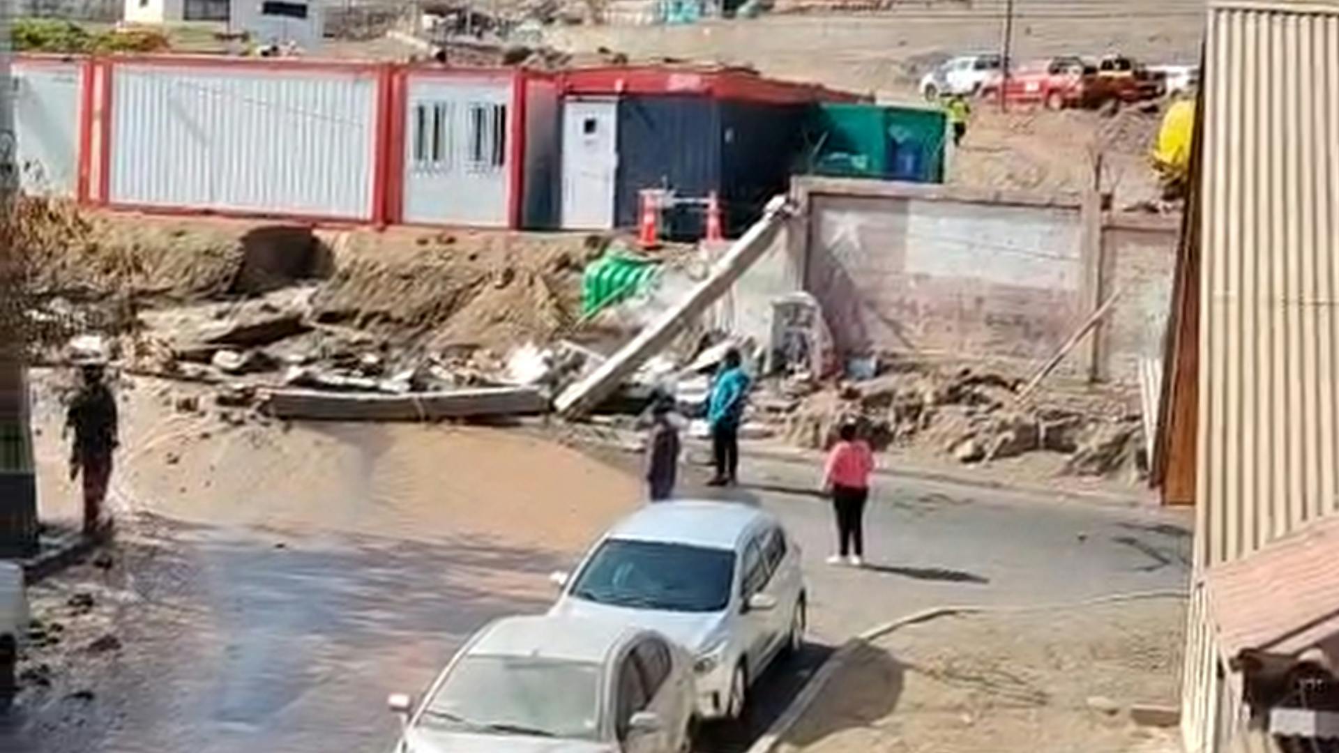 Corte de agua e inundación de viviendas 