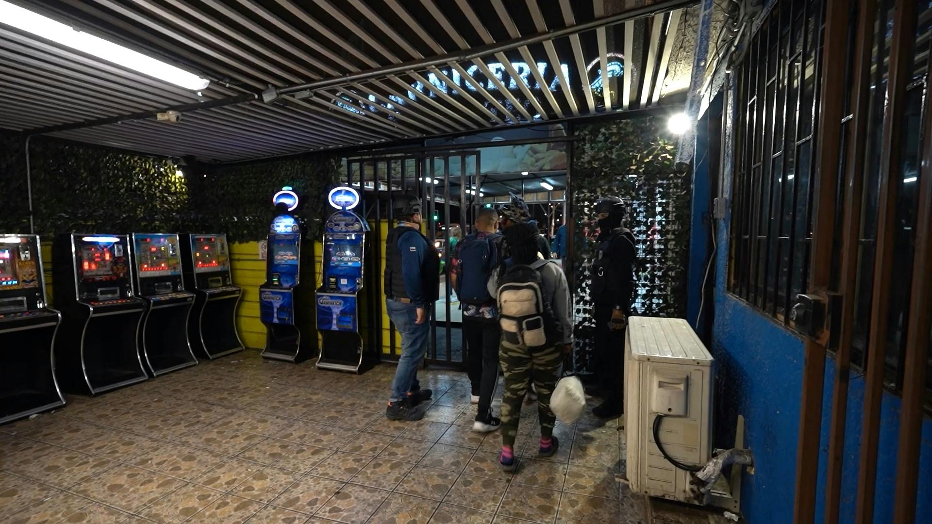 Cierran casinos de juegos ilegales
