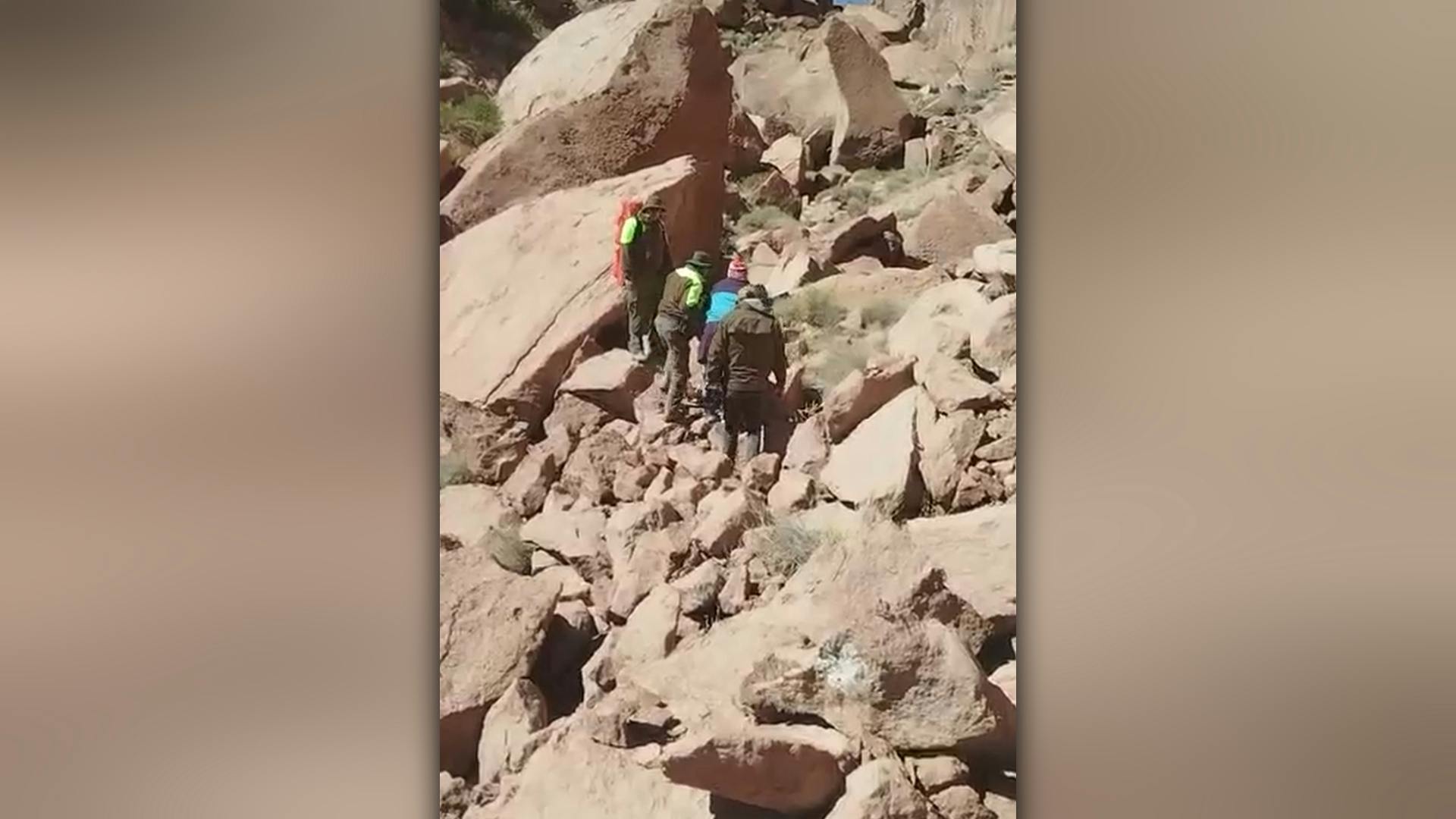 Rescatan a mujer extraviada en la alta cordillera