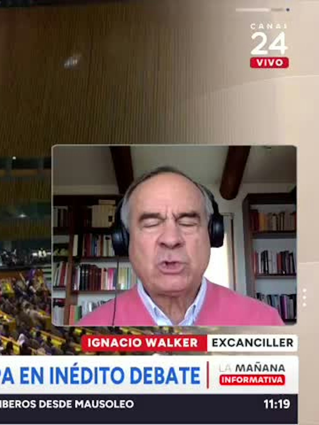 Walker: "Michelle Bachelet es, objetivamente y por lejos, la persona con mayores credenciales"