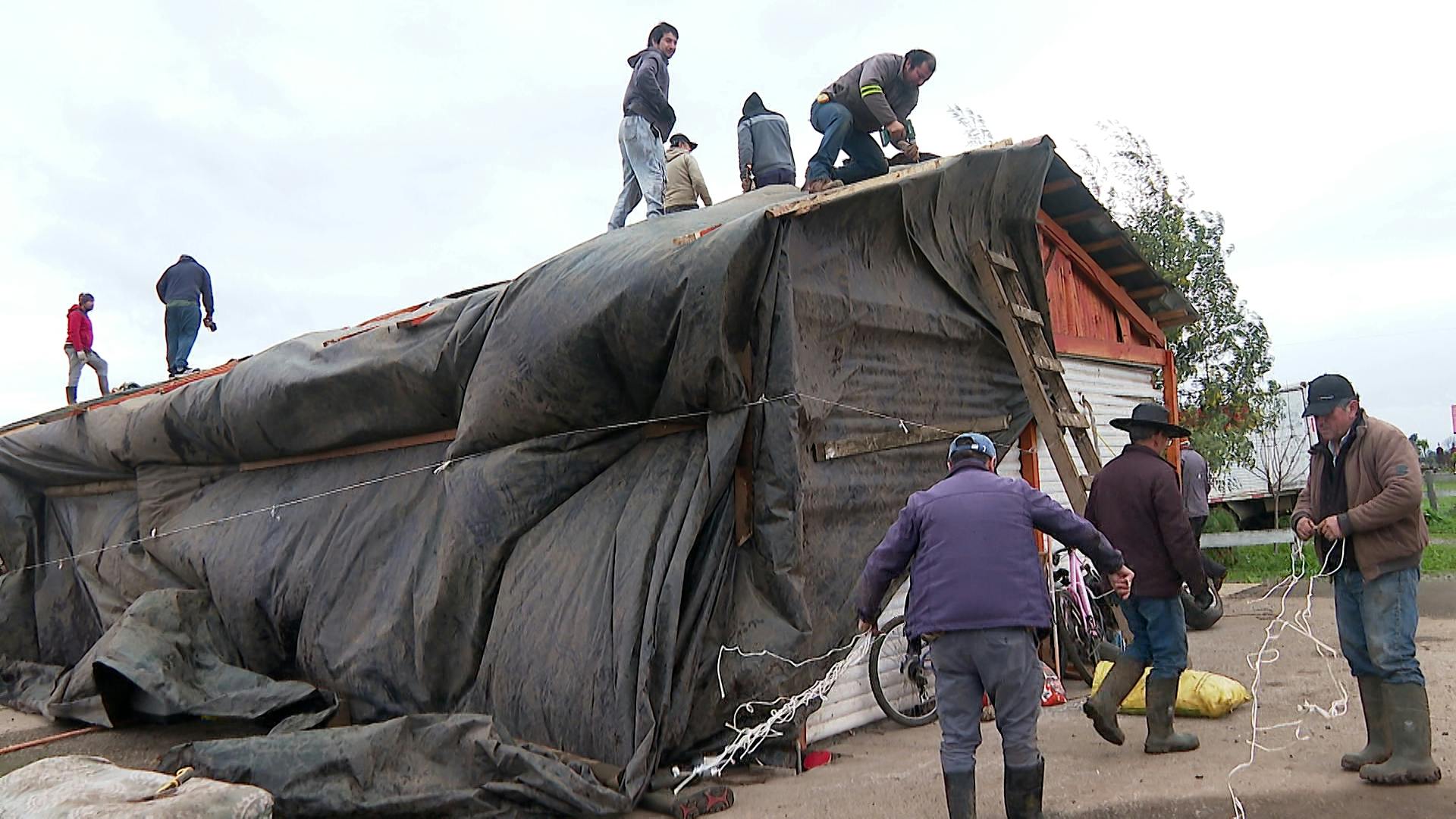 A 9 sube número de casas afectadas por tornados