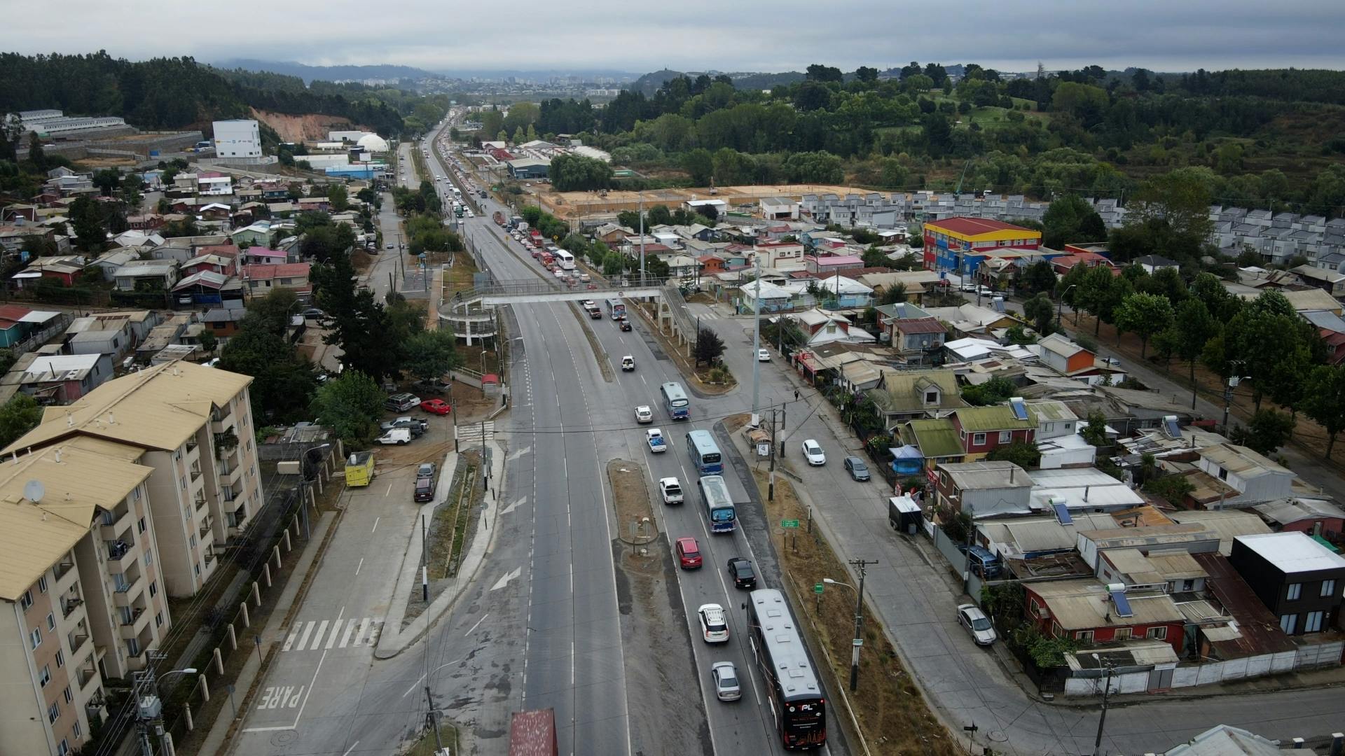 Gobierno paraliza obras que darían 15 mil empleros según la CChC