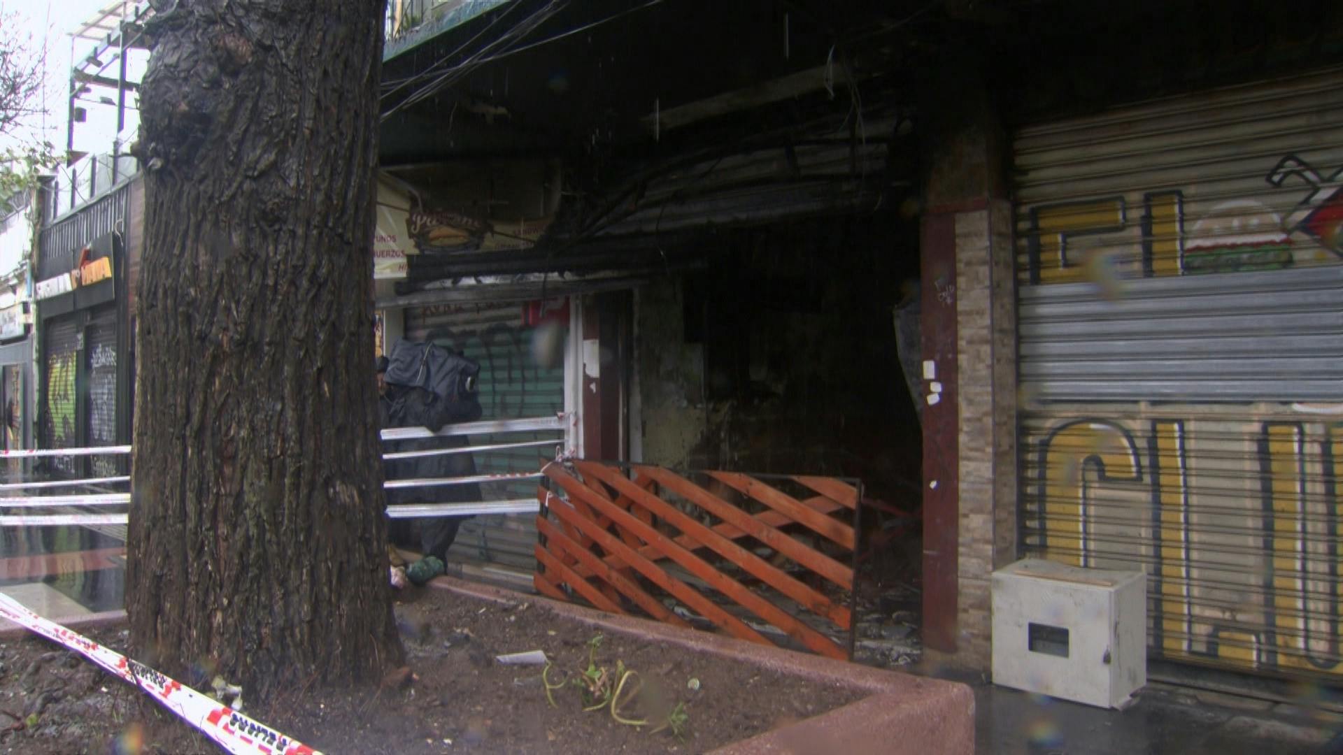 Siete bomberos lesionados tras explosión en pleno incendio