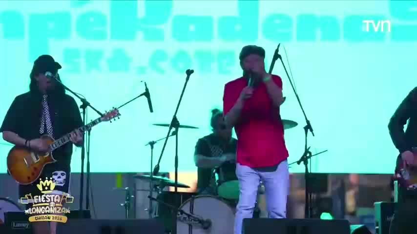 La energía del ska llegó con Rompe Kadenas a la Fiesta de la Longaniza