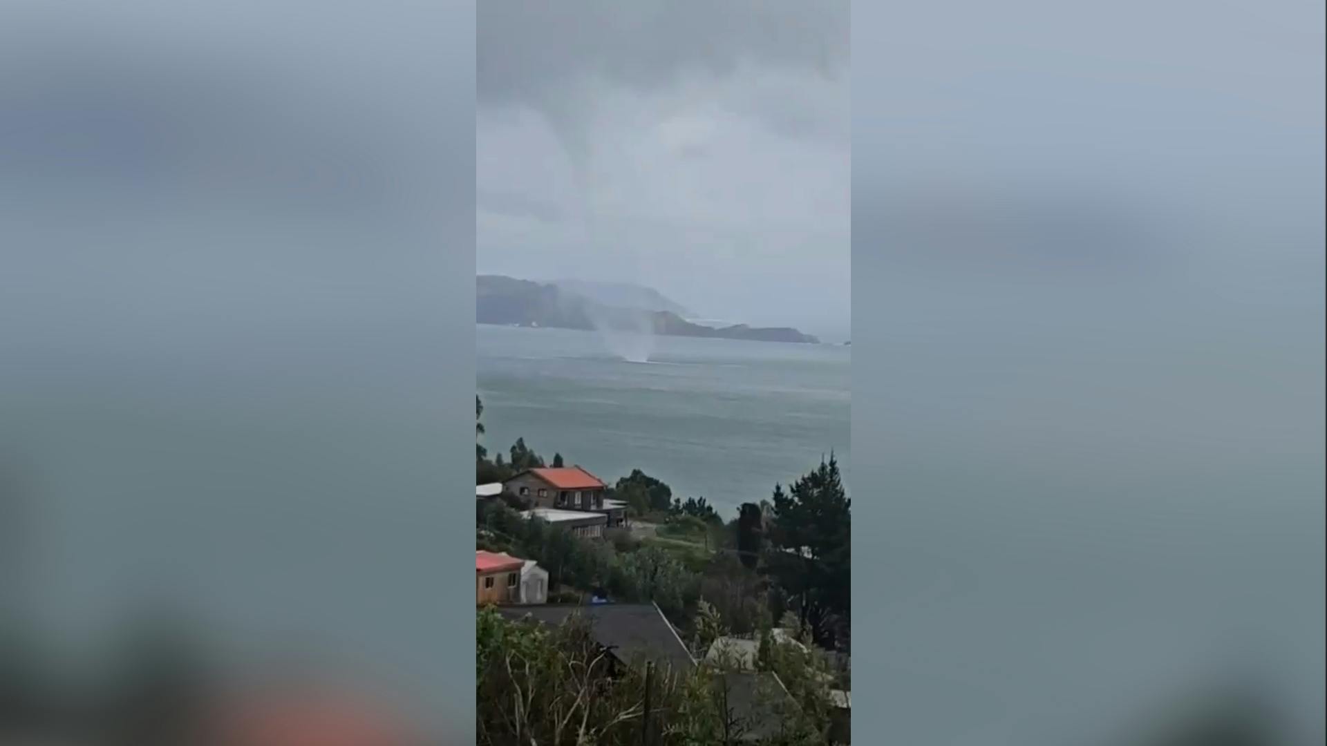 Precipitaciones causan problemas en villa Juan Riquelme de Concepción: barro ingresó a viviendas
