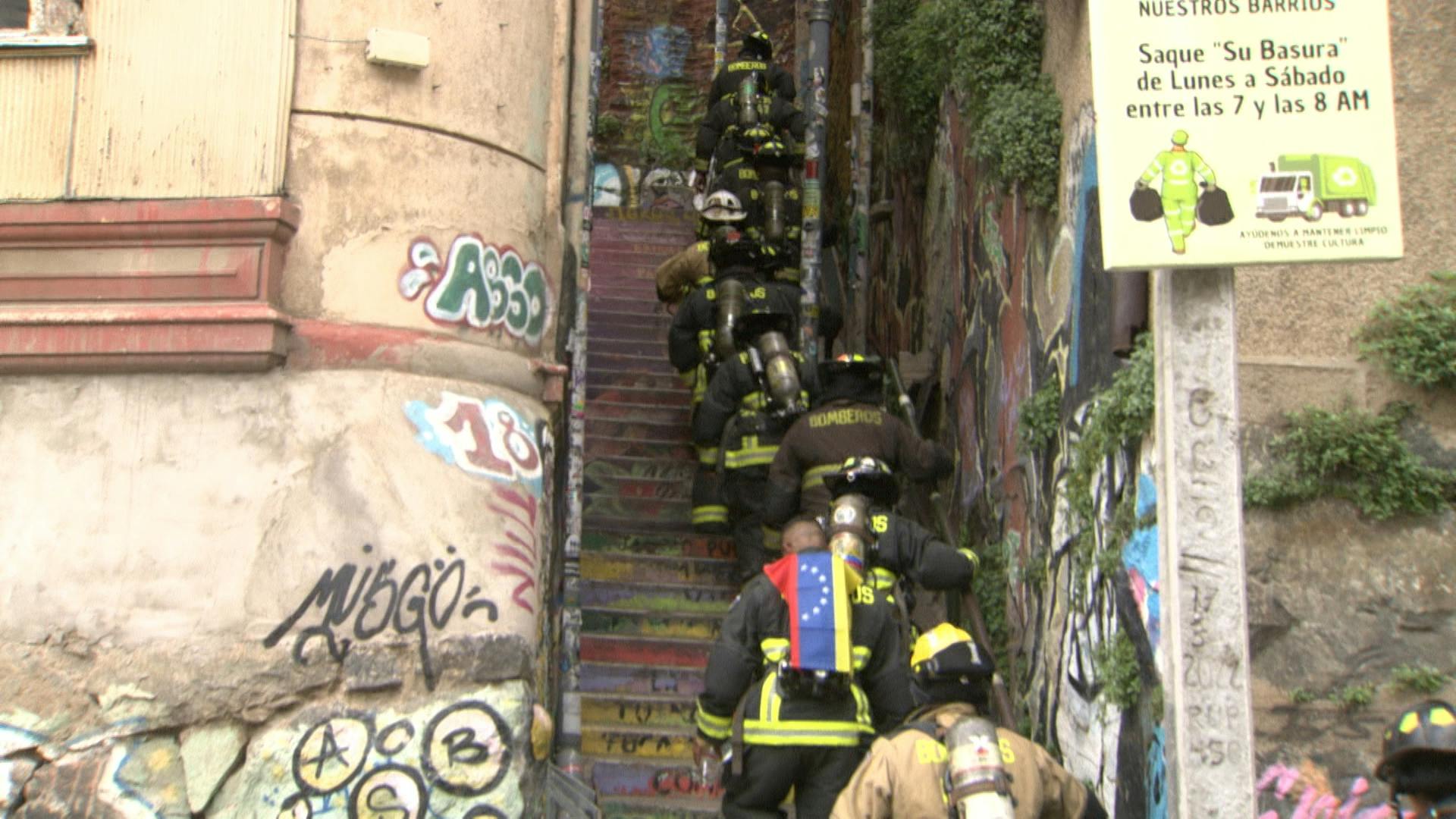 Cerro Arriba reúne a 2.500 bomberos en Valparaíso