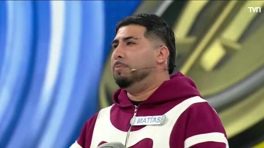 Matías nos deleitó con su tremenda y potente voz en ¡Ahora Caigo!