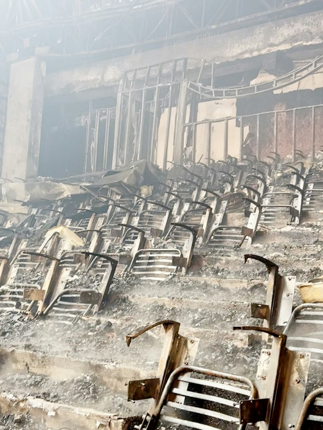 Pérdidas totales tras incendio en Casa de la Cultura en Coronel