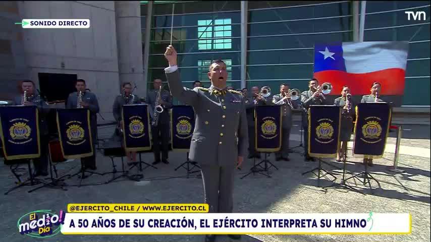 El Ejército de Chile interpreta su himno institucional