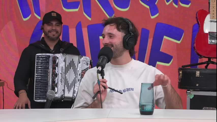 Partieron cantando en carretes: Así fueron los inicios de Amigo de Artistas