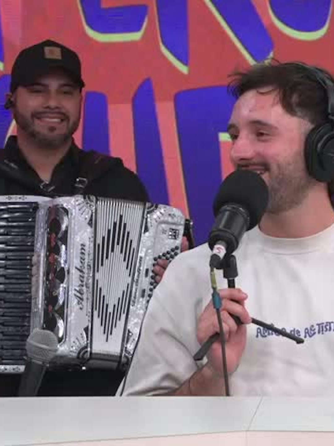 Partieron cantando en carretes: Así fueron los inicios de Amigo de Artistas