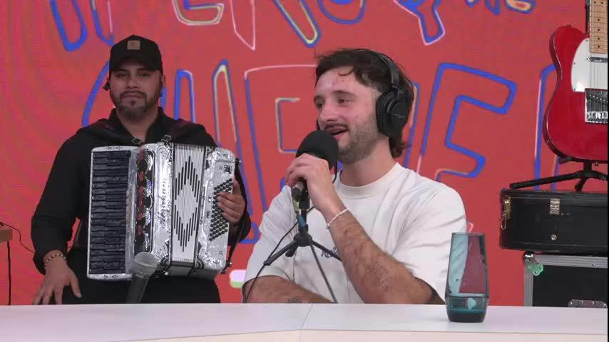 "Yo te amo": Vicente de Amigo de Artistas sorprendió con tierno mensaje a su polola