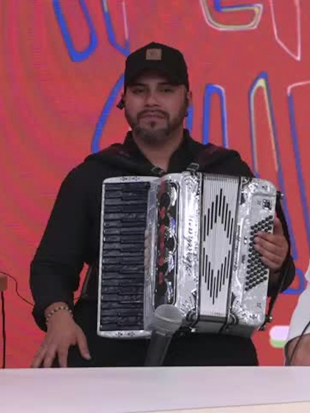 "Yo te amo": Vicente de Amigo de Artistas sorprendió con tierno mensaje a su polola