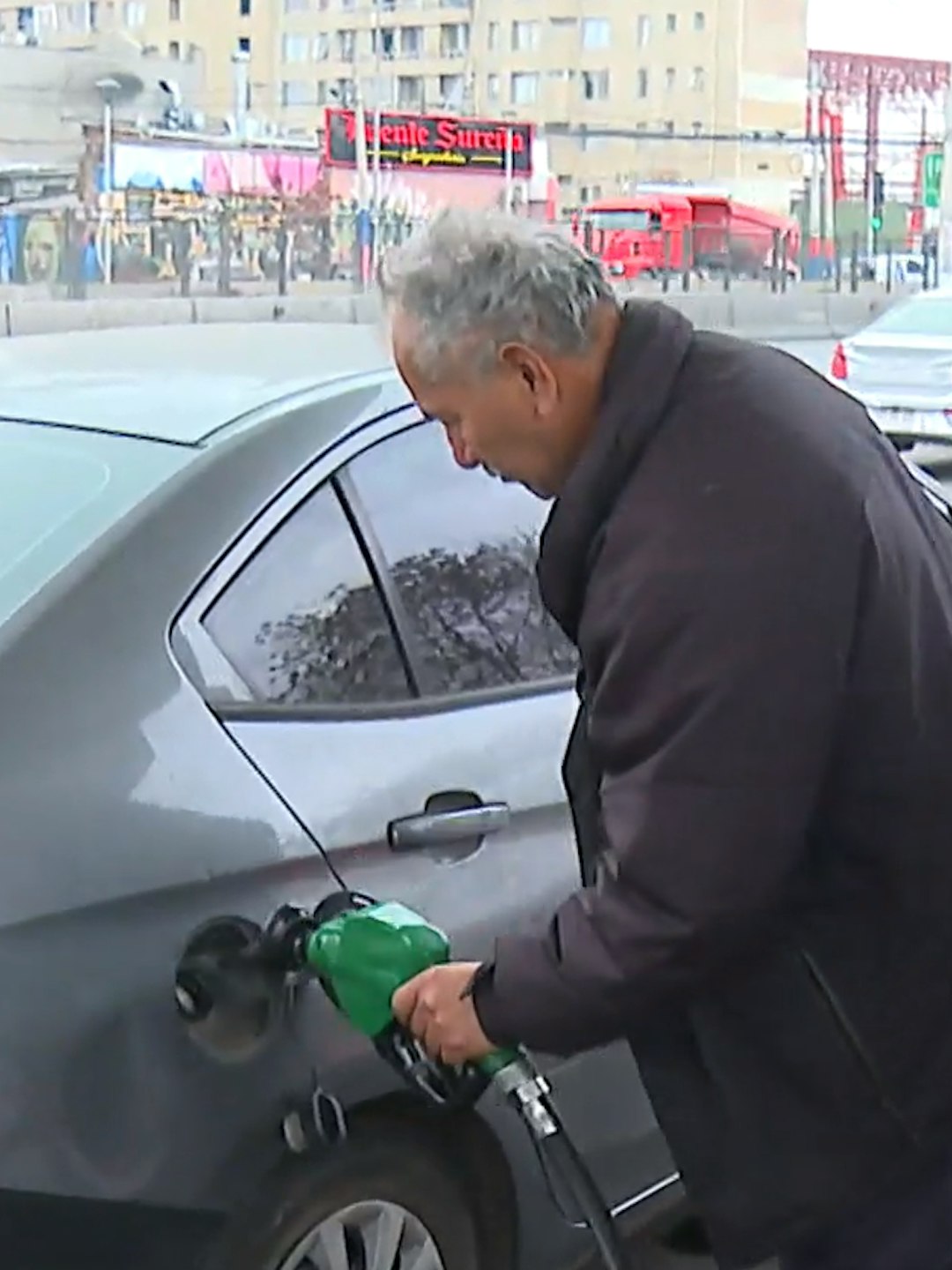 Las razones de las alzas consecutivas del precio de los combustibles