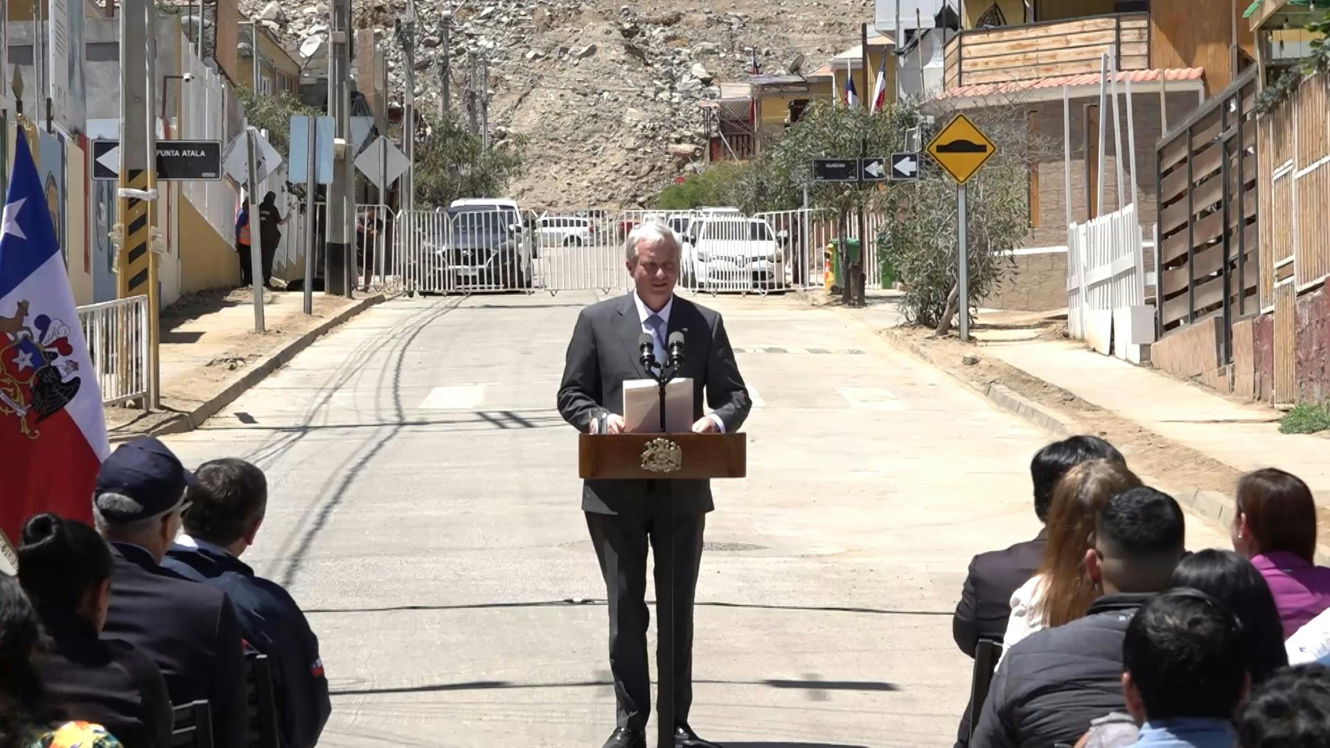 Presidente de la república José Antonio Kast entrega bonos de recuperación a más de 6 mil familias