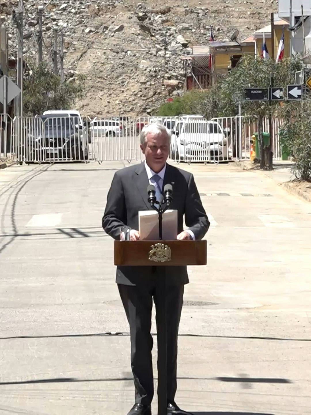 Presidente de la república José Antonio Kast entrega bonos de recuperación a más de 6 mil familias