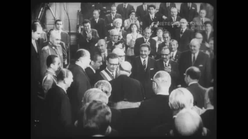 Juramento de Allende y sus ministros