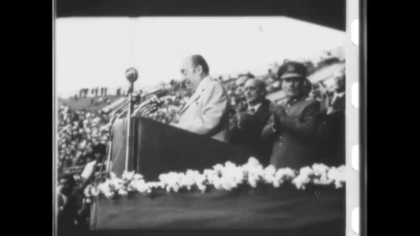Homenaje a Pablo Neruda en el Estadio Nacional
