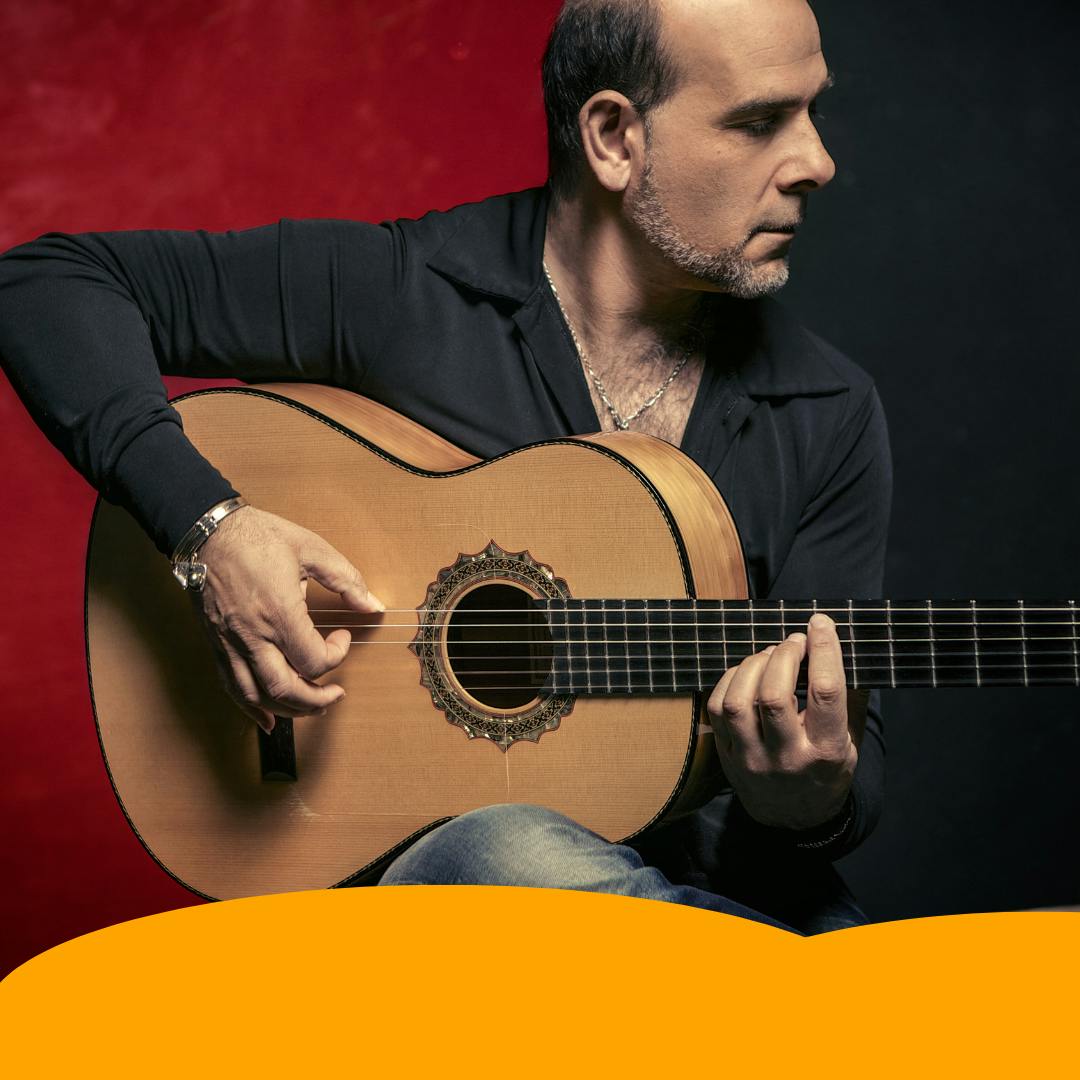 La luz y la magia del flamenco en las manos de JUAN CARMONA y su disco 'Laberinto de luz'