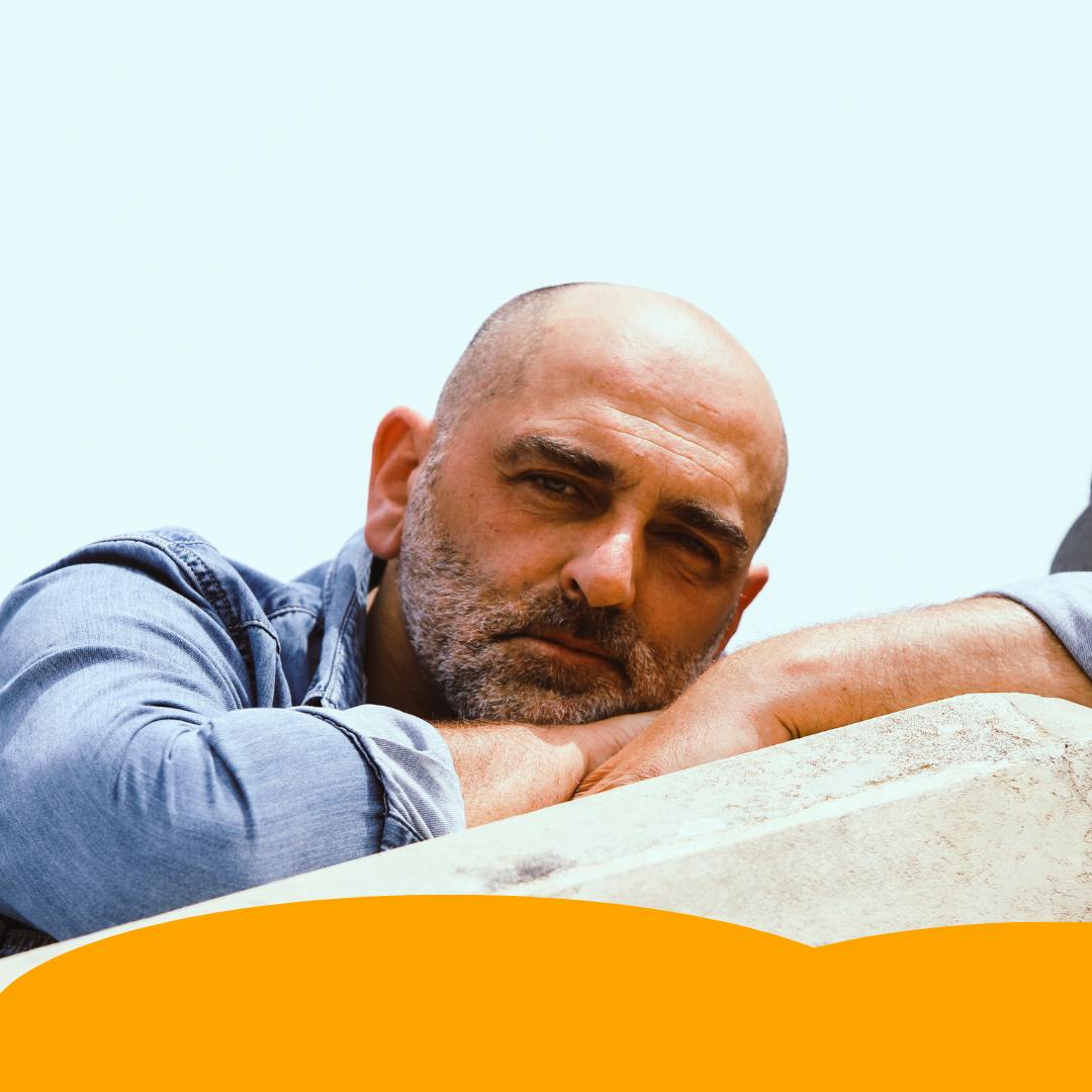TONTXU nos presenta #letras de otros, el libro-disco en el que musicaliza poemas de doce escritores españoles