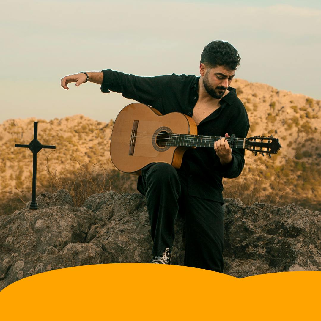 GONZALO ALHAMBRA: "Cada vez que llega el día de Andalucía ponen 'Me voy pa Andalucía' en todos lados"