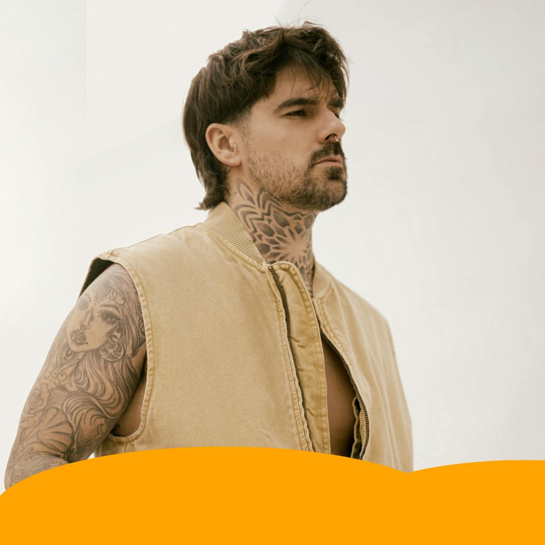 De Cádiz al mundo: Mario Baro fusiona bachata, flamenco y emoción en su disco “Bachata en la Plazoleta”