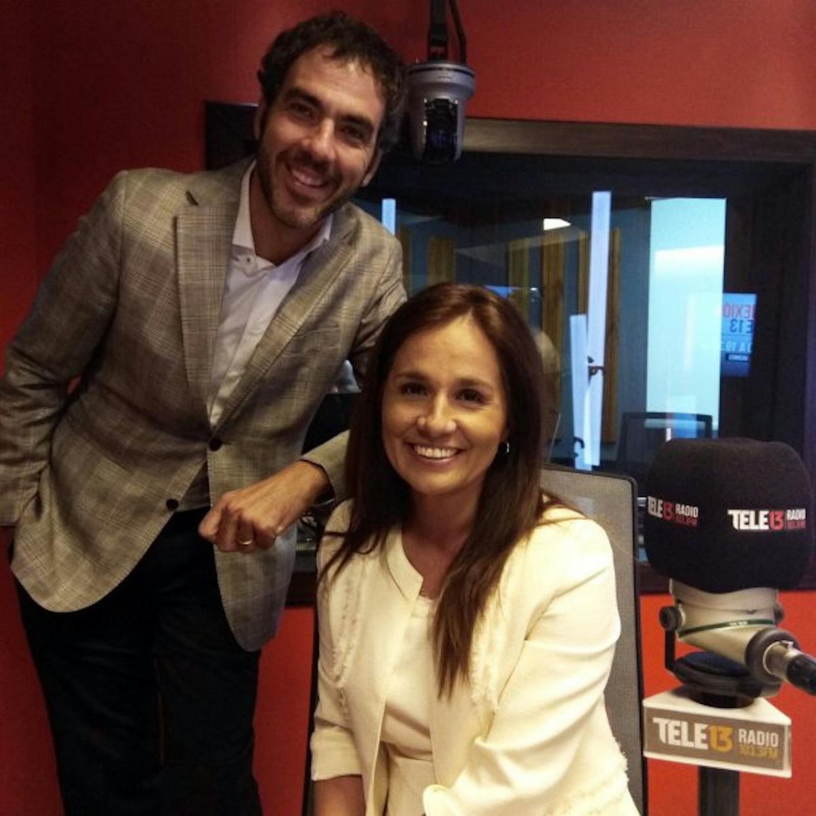 Covarrubias: "Renuncia de Villalobos impide a Piñera instalarse con un golpe de autoridad"
