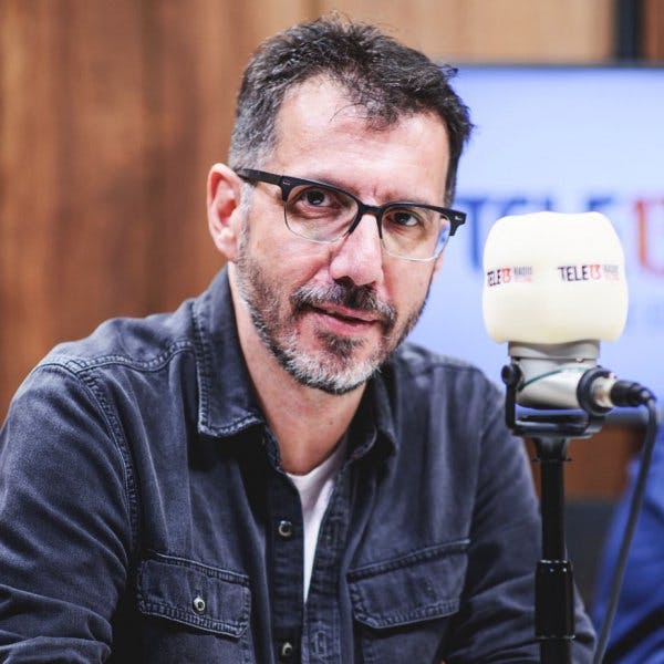 Fuguet: Las preguntas son por qué y quién filtró la carta del Papa ¿Quién gana con eso?