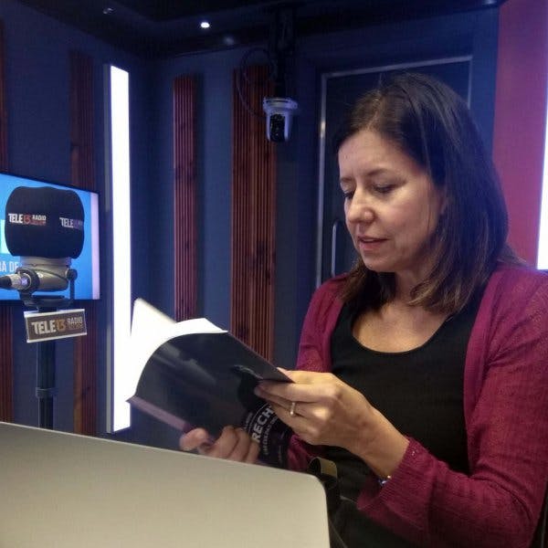 Andrea Lagos, autora de 'Precht, las culpas del vicario': Siente que la Iglesia lo dejó caer