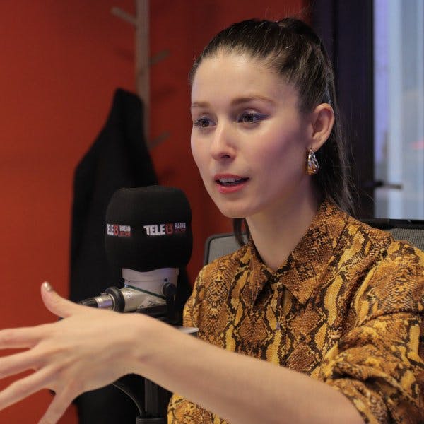 Valenzuela: Estoy construyendo una nueva etapa musical y 'Tómame' es la primera piedra