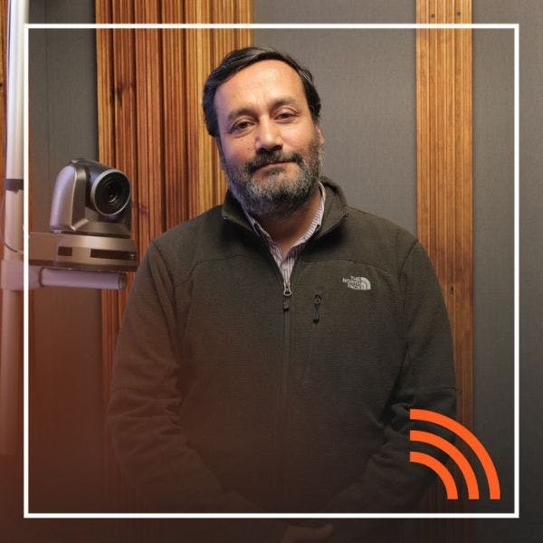 Ricardo Martínez y su libro Clásicos AM. Historia de la balada romántica latinoamericana