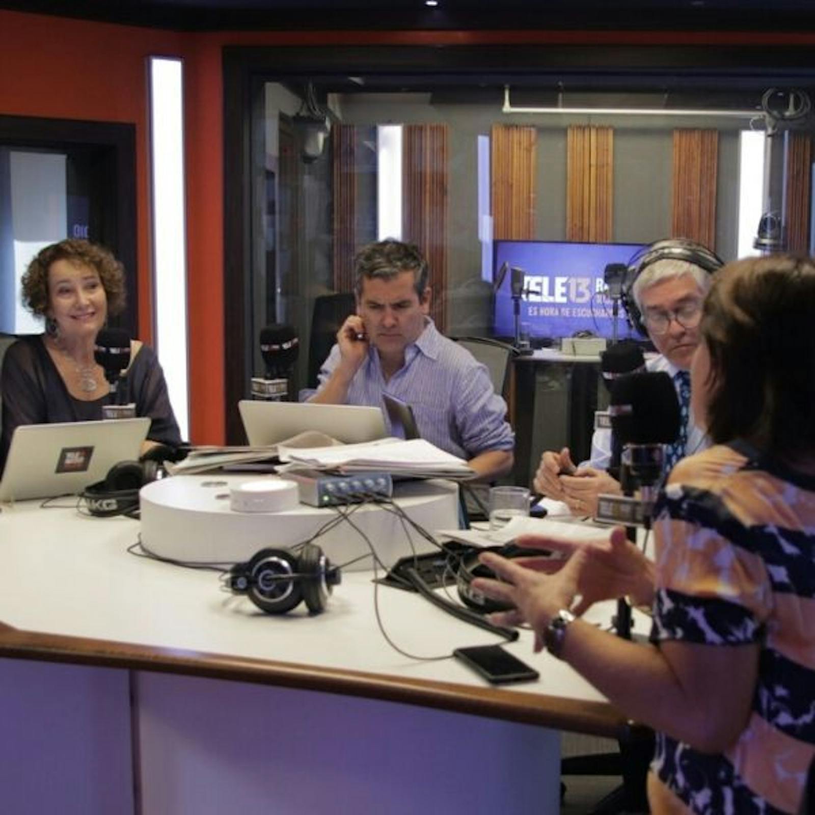 Politzer, Mujica y Cifuentes conversan sobre el informe Big Data y el proceso constituyente