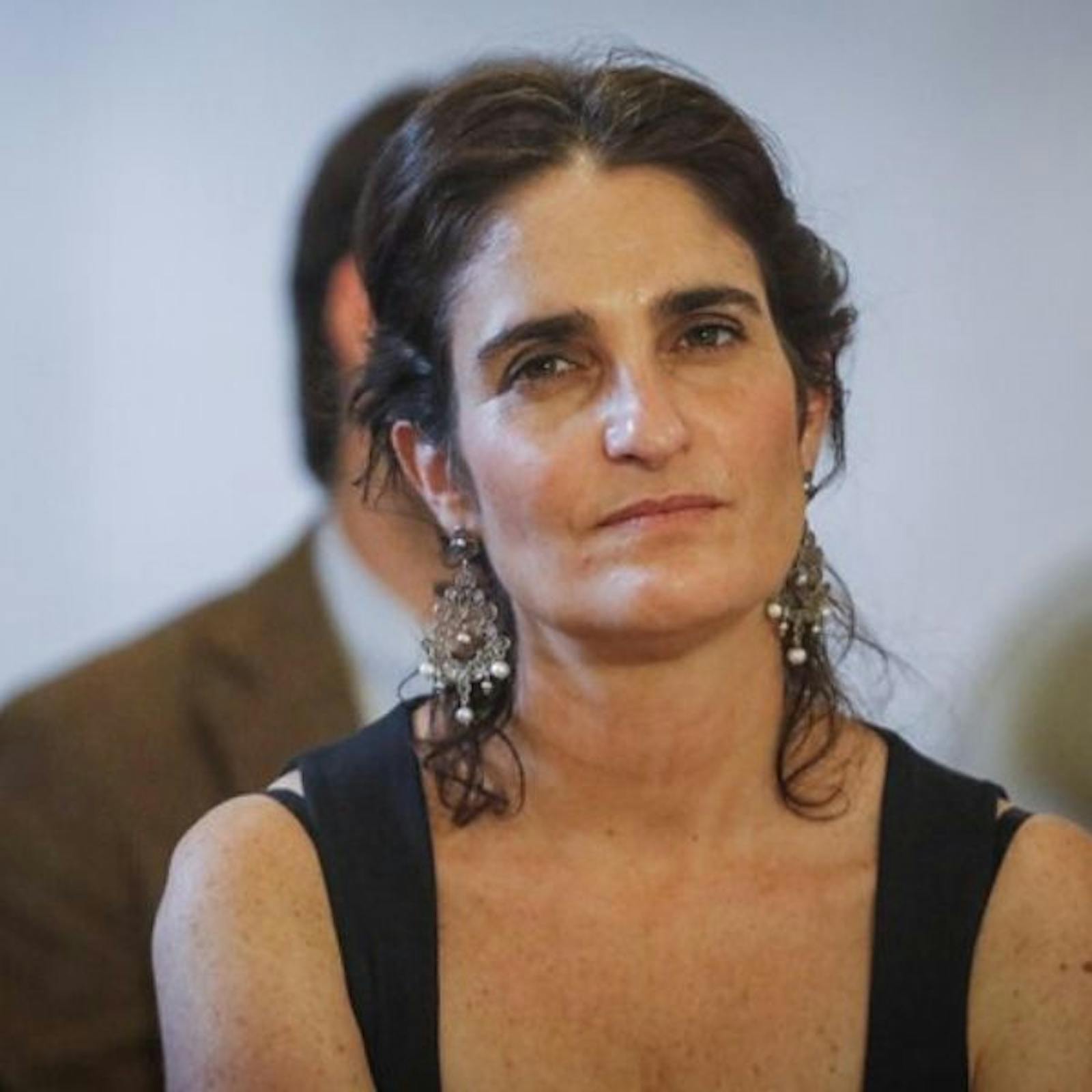 Ministra Zaldívar: "Estamos poniendo una enorme cantidad de recursos, uno tiene que saber hasta qué punto uno puede seguir dando, porque las reformas tienen que ser sostenibles en el tiempo" episode artwork