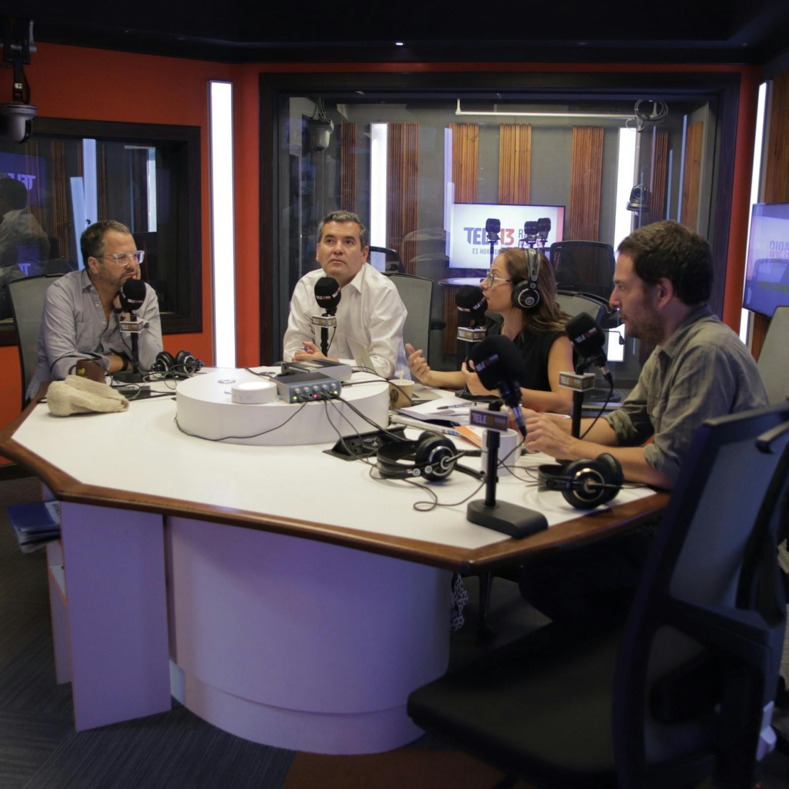Mujica, Fernández y Herrera por reforma a Carabineros