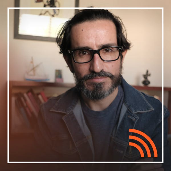Rodrigo Cuevas y la obra “Octubre, fragmentos de un estallido”