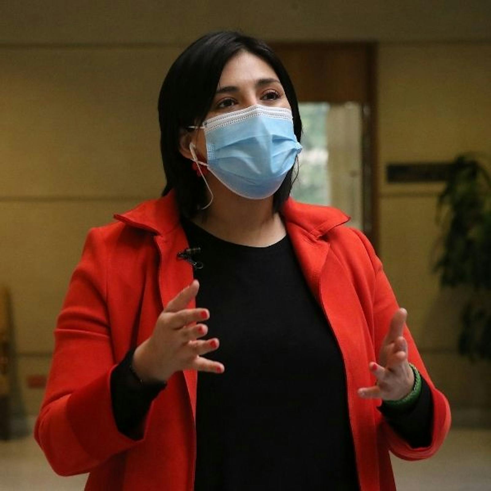 Karol Cariola, diputada PC y allanamiento a Comunes: “Se sobregiraron un poco en torno a la reacción sobre el partido (…) es importante separarlo cuando se intenta enlodar a toda la coalición” episode artwork