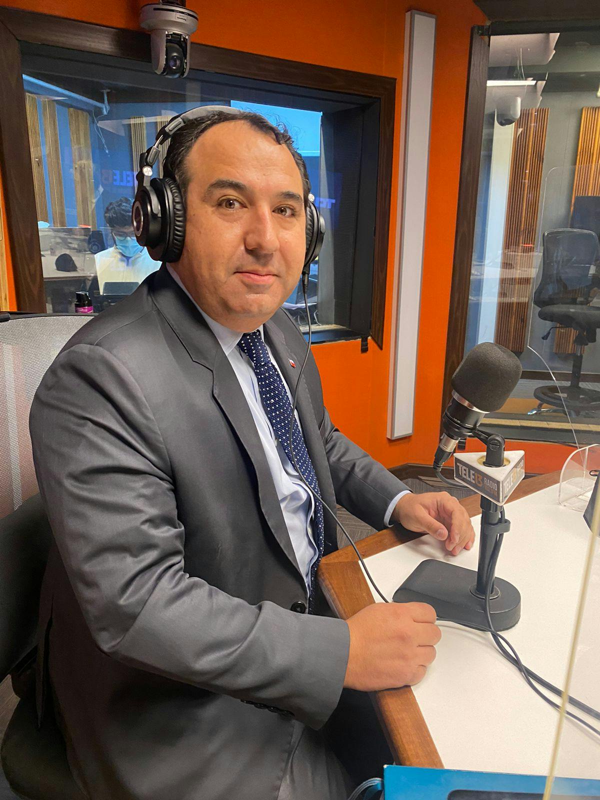 Juan Francisco Galli, subsecretario del Interior, por zanja en la Macrozona Norte: “Es una medida necesaria para forzar el tránsito fronterizo regular y hacer más difícil a los traficantes de migrantes extorsionar a ciudadanos extranjeros que quieren ingresar a  nuestro país”