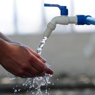 Investigador por crisis hídrica: “La discusión ha fallado en pensar cómo generamos más agua y poco se ha hablado de reducir la demanda”