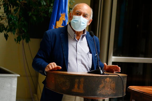 Iván Flores, senador de la Democracia Cristiana, por violencia en el sur del país: “Hay que buscar actores relevantes que conduzcan el diálogo y creo que la ministra Siches en su viaje estuvo rodeada de estos errores, los interlocutores que conocemos no eran los adecuados”