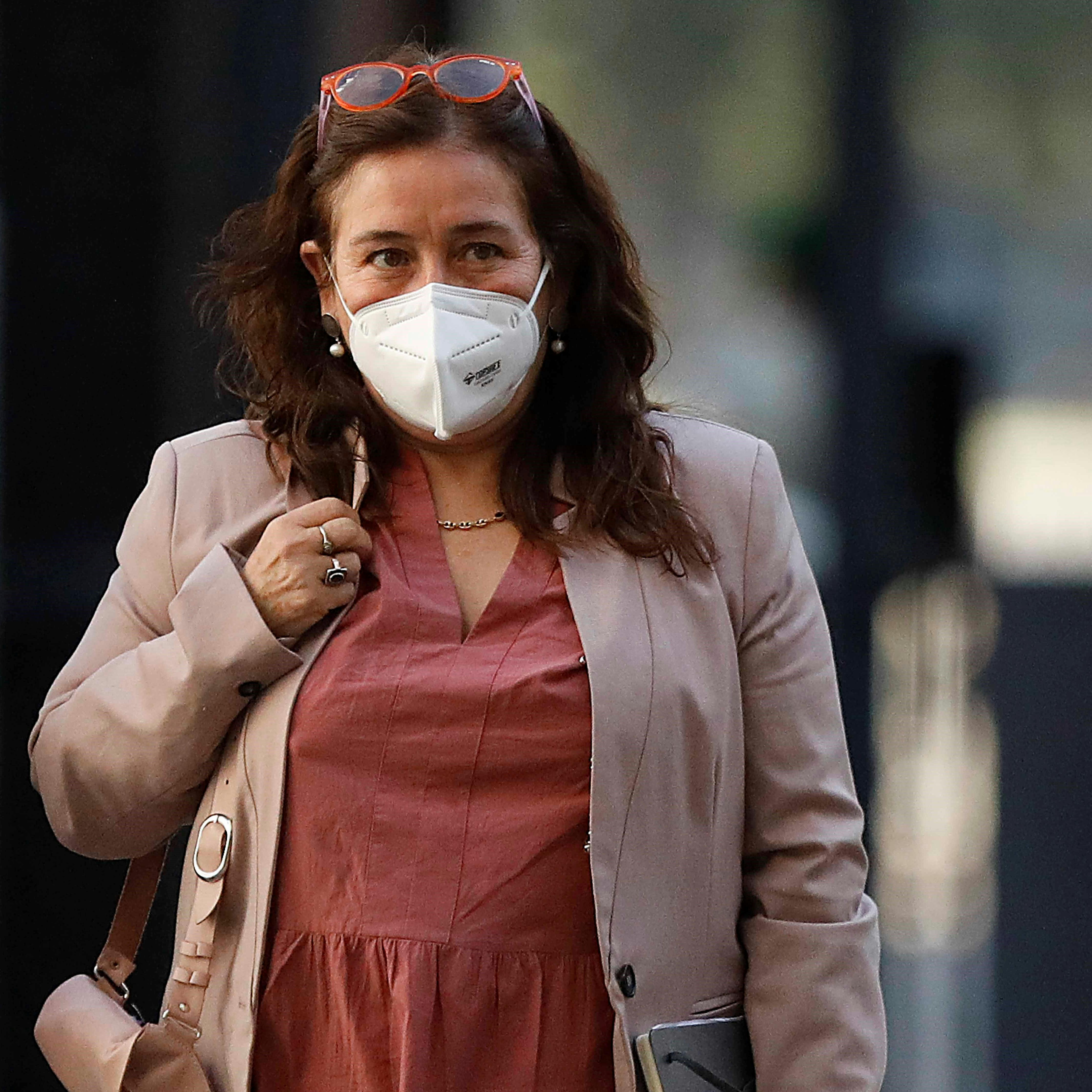 Ministra de Salud: “No existe la eliminación, la mascarilla sigue siendo obligatoria en todas las situaciones, salvo una”