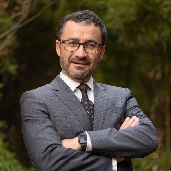 Marcos Singer por el aporte de la innovación en la crisis económica