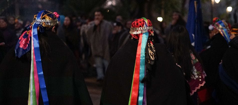 ¿Qué dice la propuesta de nueva Constitución sobre plurinacionalidad? El analista político Claudio Fuentes lo explica