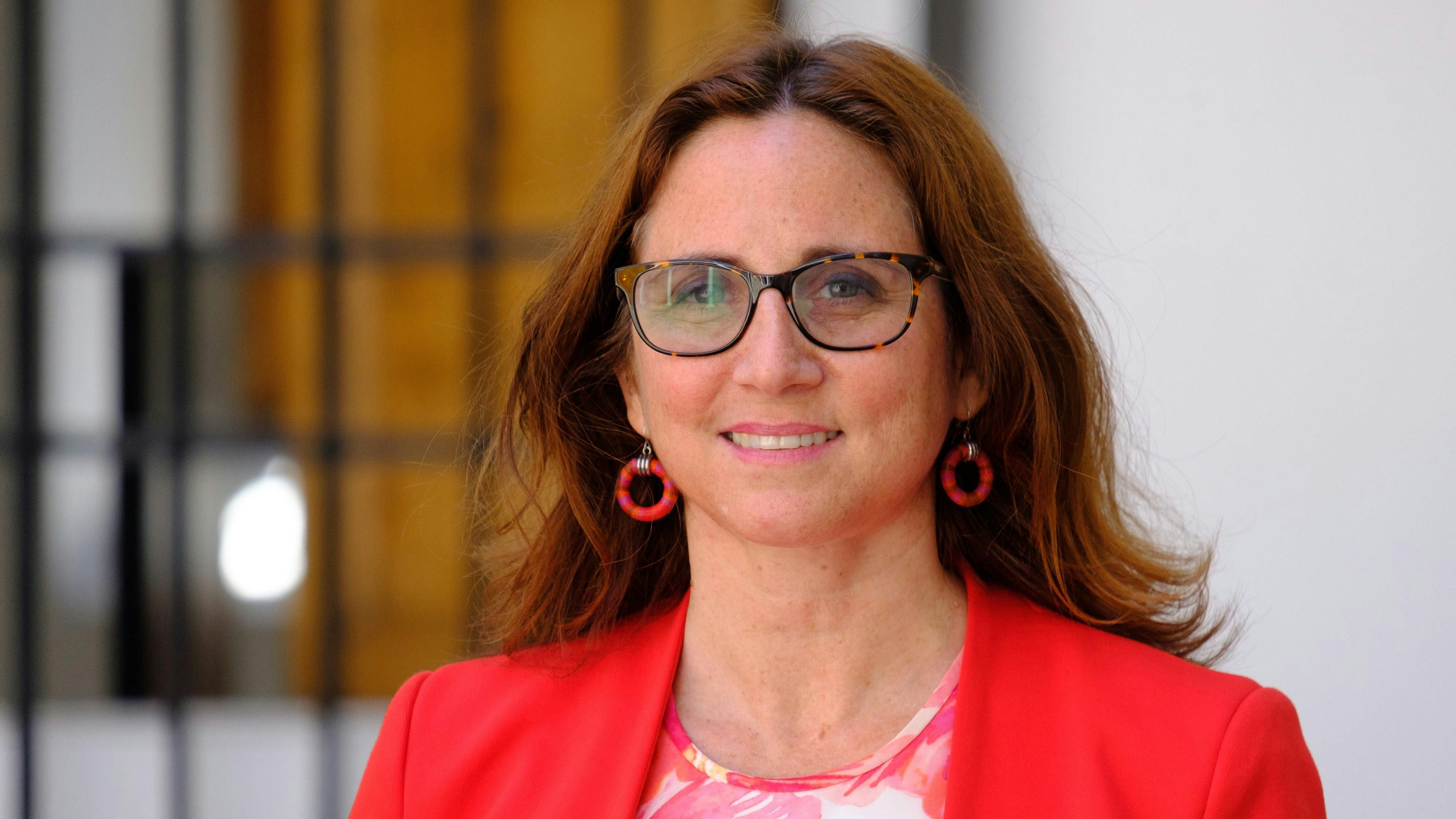 Politóloga Claudia Heiss y régimen político en la nueva Constitución: “Lo que hace la propuesta es desconcentrar el poder”