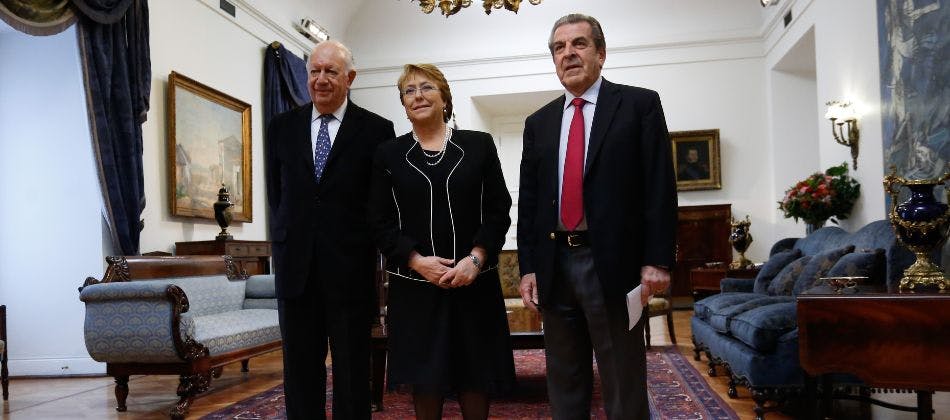 Axel Callís y postura de ex presidentes ante plebiscito: “La pregunta es por qué el revival de estos dinosaurios”