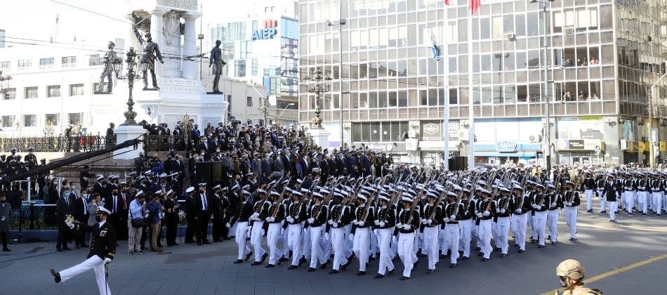 El Profesor Peralta repasa la relación entre la Armada y la política en la historia de Chile