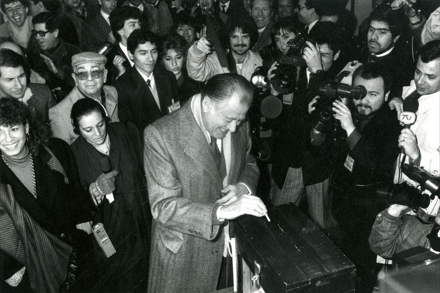 “Nadie se acuerda y tuvo consecuencias muy importantes”: El Profesor Peralta repasa la historia del plebiscito de 1989