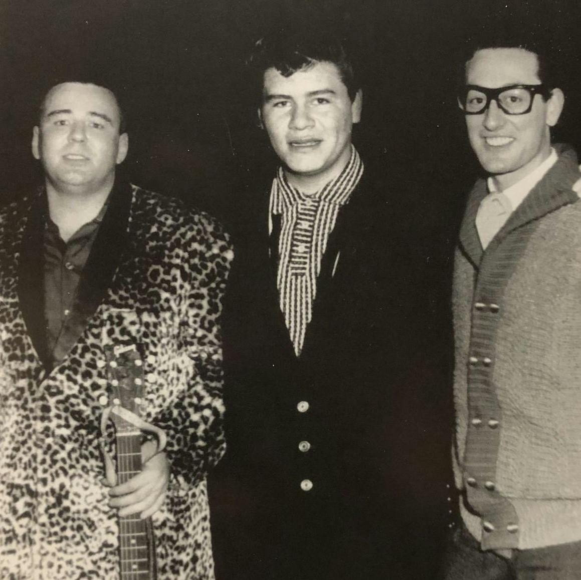 Recordamos la trágica muerte de Buddy Holly, Ritchie Valens y Big Bopper; y festejamos los 75 años del cofundador de The Kinks, Dave Davies